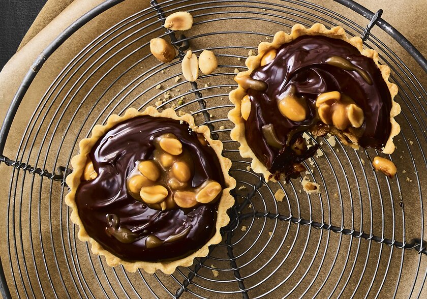 Peanut-caramel chocolate tartlets