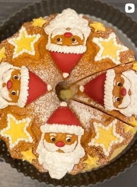 Gugelhupf mit Weihnachtsmann und Sternen