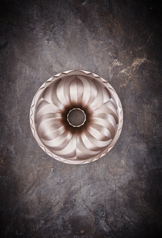 Contoura ring cake pan