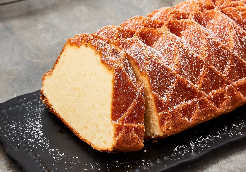 Almond Cake with white Chocolate