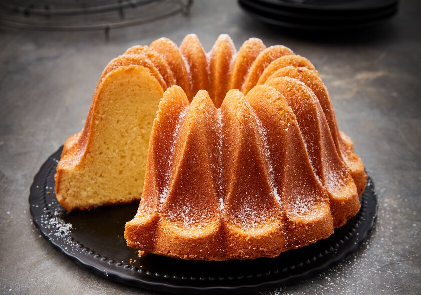 Mandel-Kuchen mit weißer Schokolade Fountain