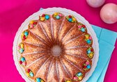 Mandel-Kuchen mit weißer Schokolade Fountain