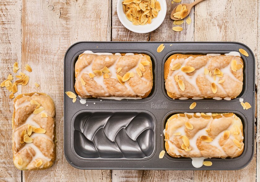 Plaited brioche rolls