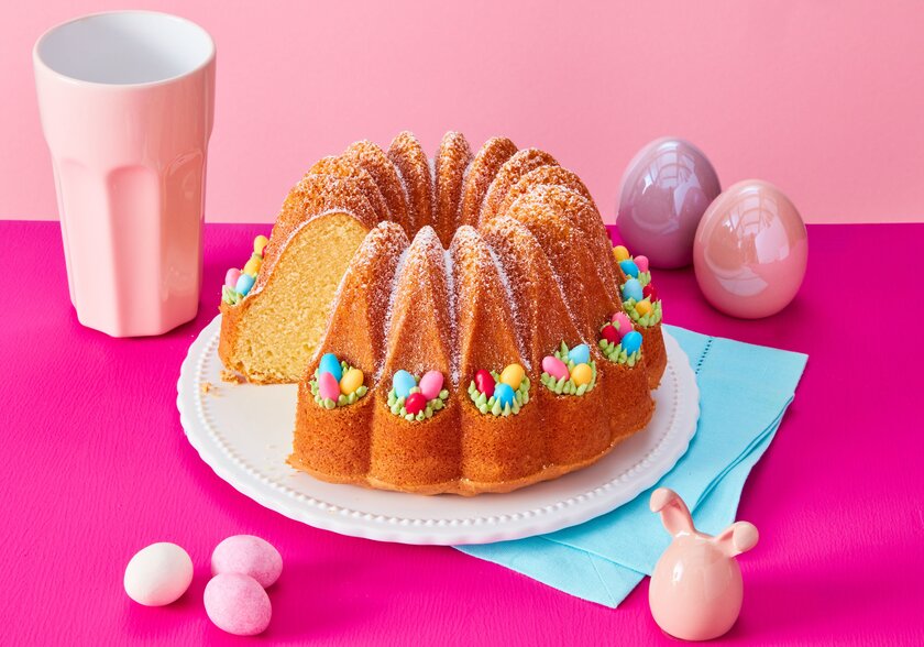 Mandel-Kuchen mit weißer Schokolade Fountain